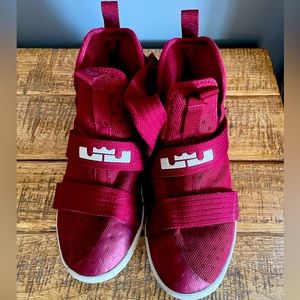 Soldier ten Nike shoes, red, size 4 youth.